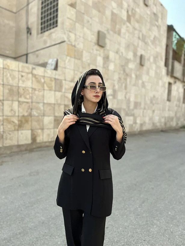 کت زنانه چهار دکمه مشکی طرح ثمر جنس کرپ مازراتی