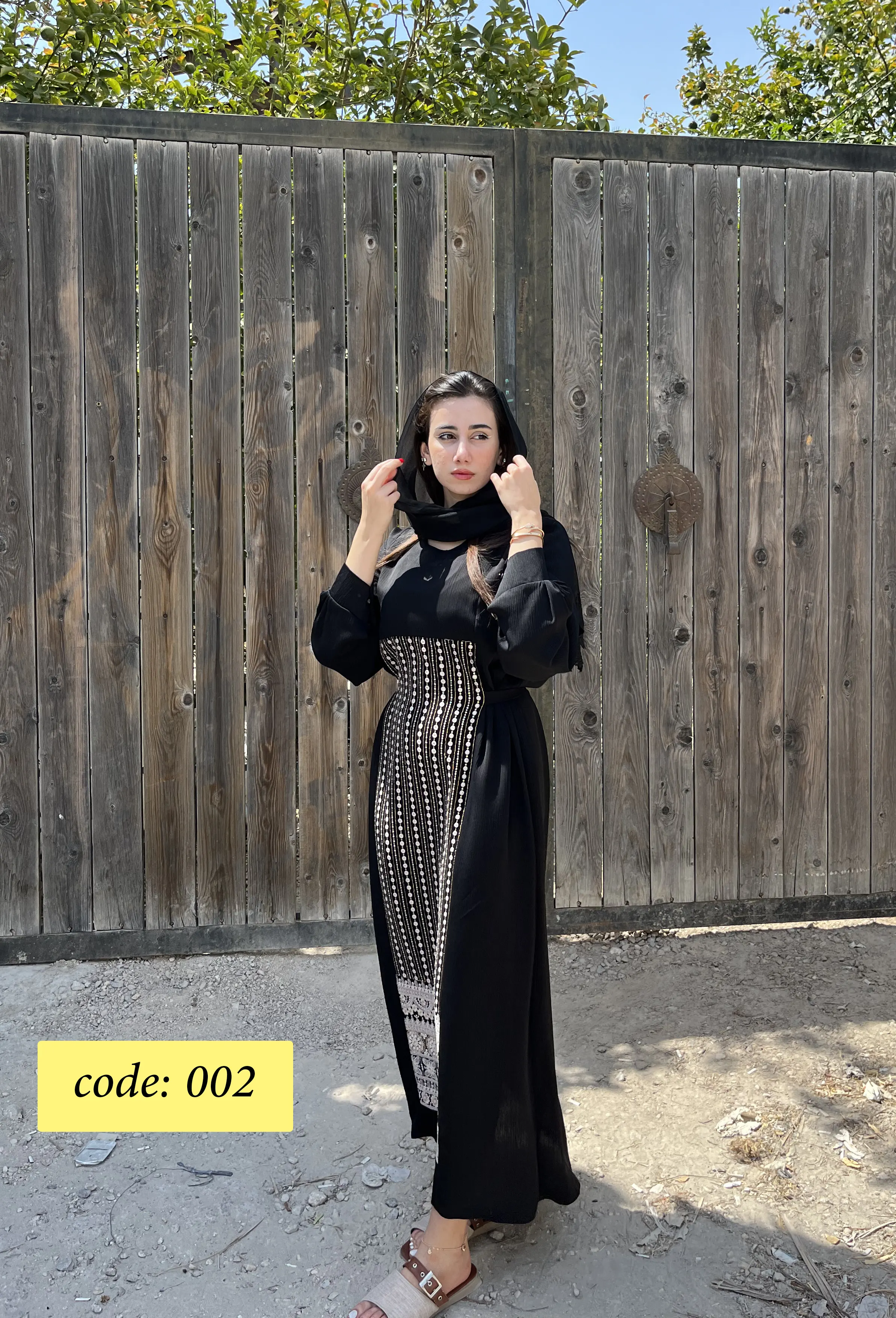 کفتان بلند زنانه طرح نیلوفر جنس کریشه ترکیب با ژورژت سوزندوزی