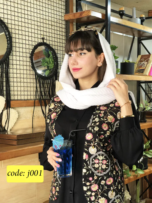 جلیقه زنانه طرح رزگل جنس سوزن دوزی