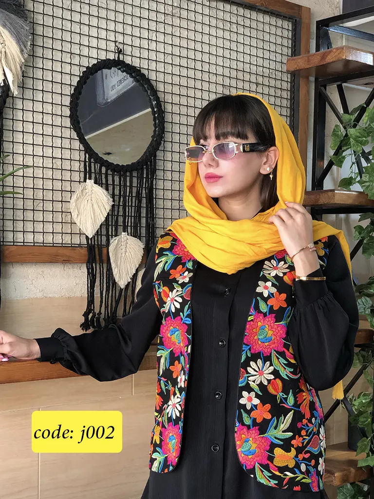 جلیقه زنانه طرح رزگل جنس سوزن دوزی