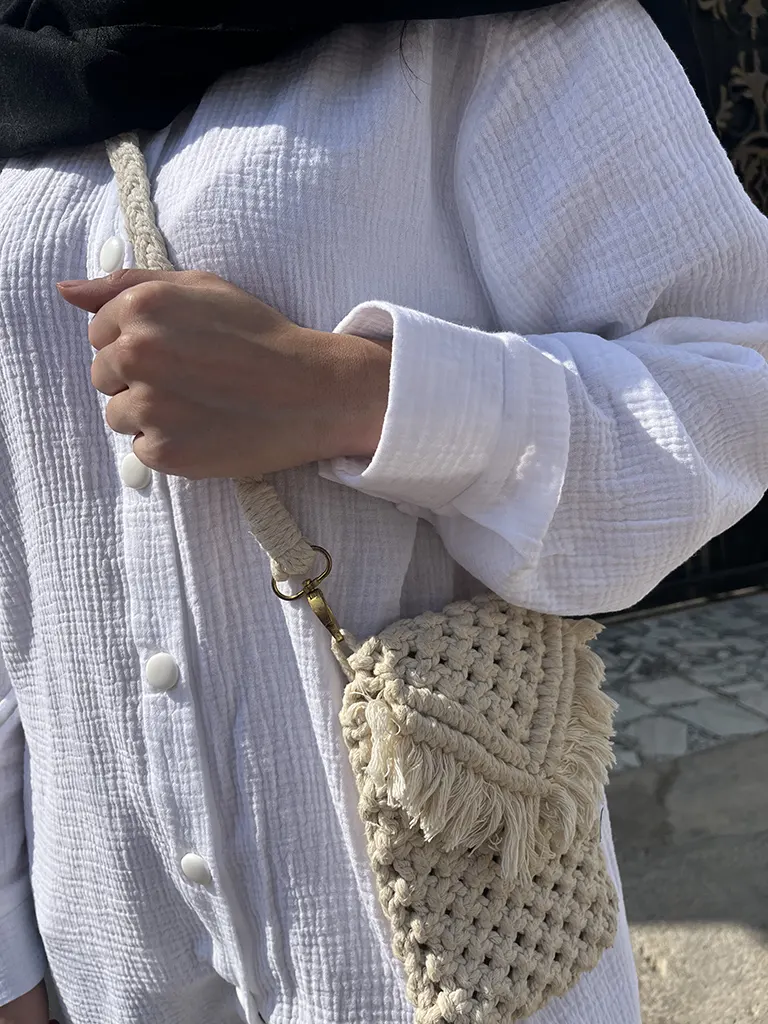 شومیز زنانه مدل یقه مردانه طرح رعنا جنس وال موسیلین سفید