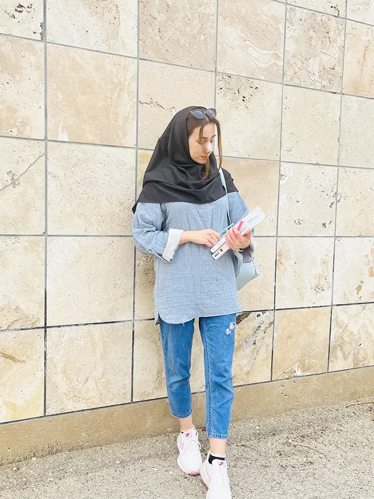 شومیز زنانه دانشجویی مدل جلو بسته جنس وال طرح جین