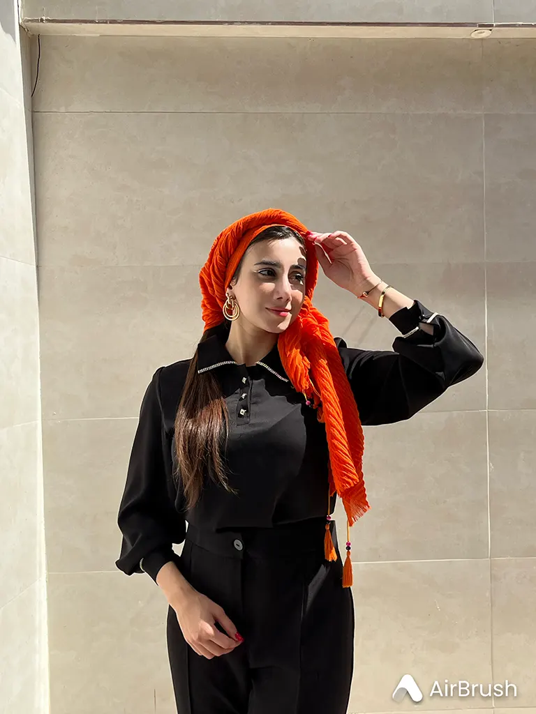 شومیز زنانه مجلسی سنگ دوزی مدل یقه مردانه جلو بسته جنس الیزه عراقی فول مشکی طرح نگین