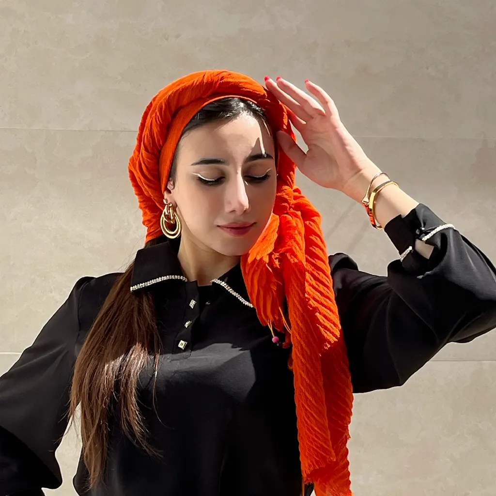 شومیز زنانه مجلسی سنگ دوزی مدل یقه مردانه جلو بسته جنس الیزه عراقی فول مشکی طرح نگین