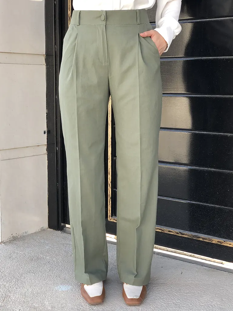 شلوار زنانه نیم بگ پیلی دار لینن