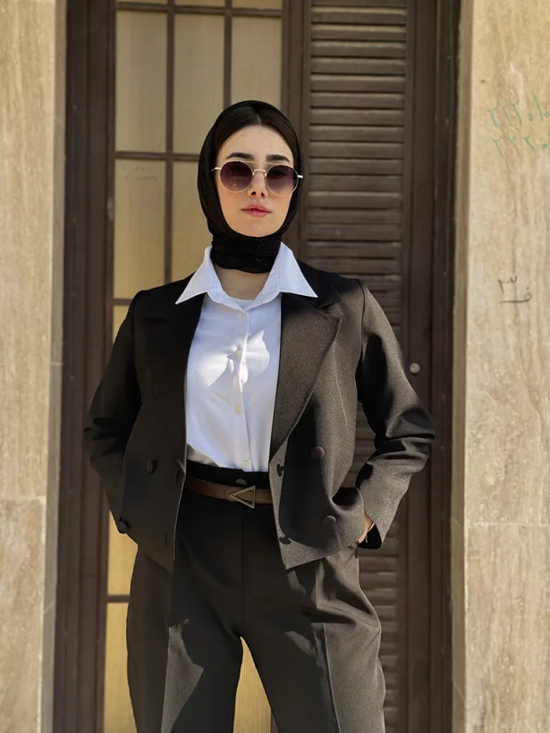 کراپ کت زنانه رها مازراتی گرم بالا - نمای نزدیک