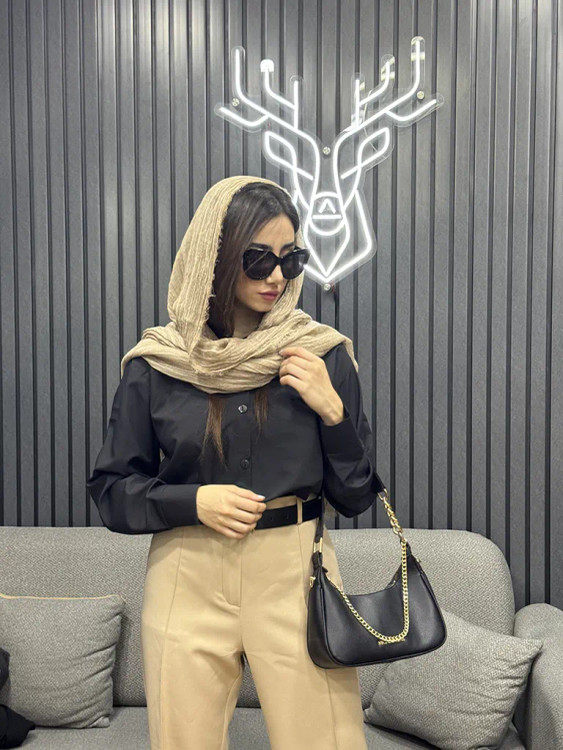 شومیز مشکی زنانه بیسیک تترون خارجی - نمای نزدیک