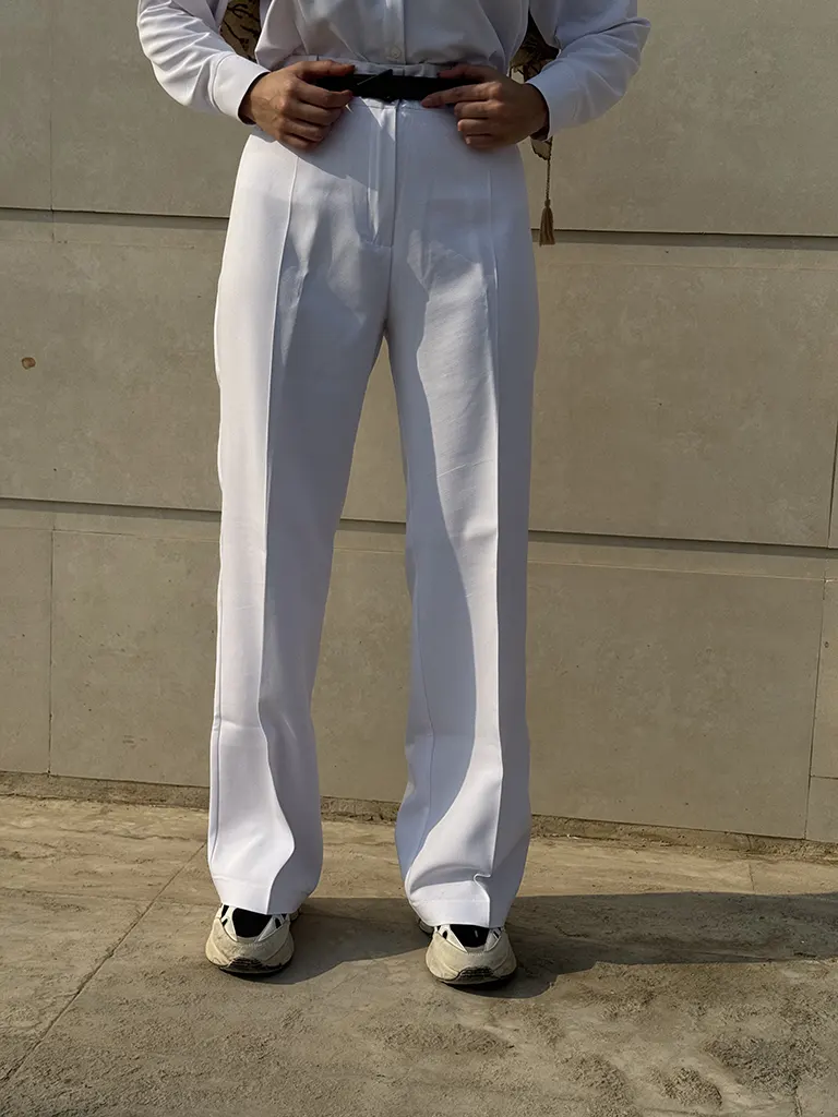 شلوار زنانه نیم بگ سفید پارچه ای